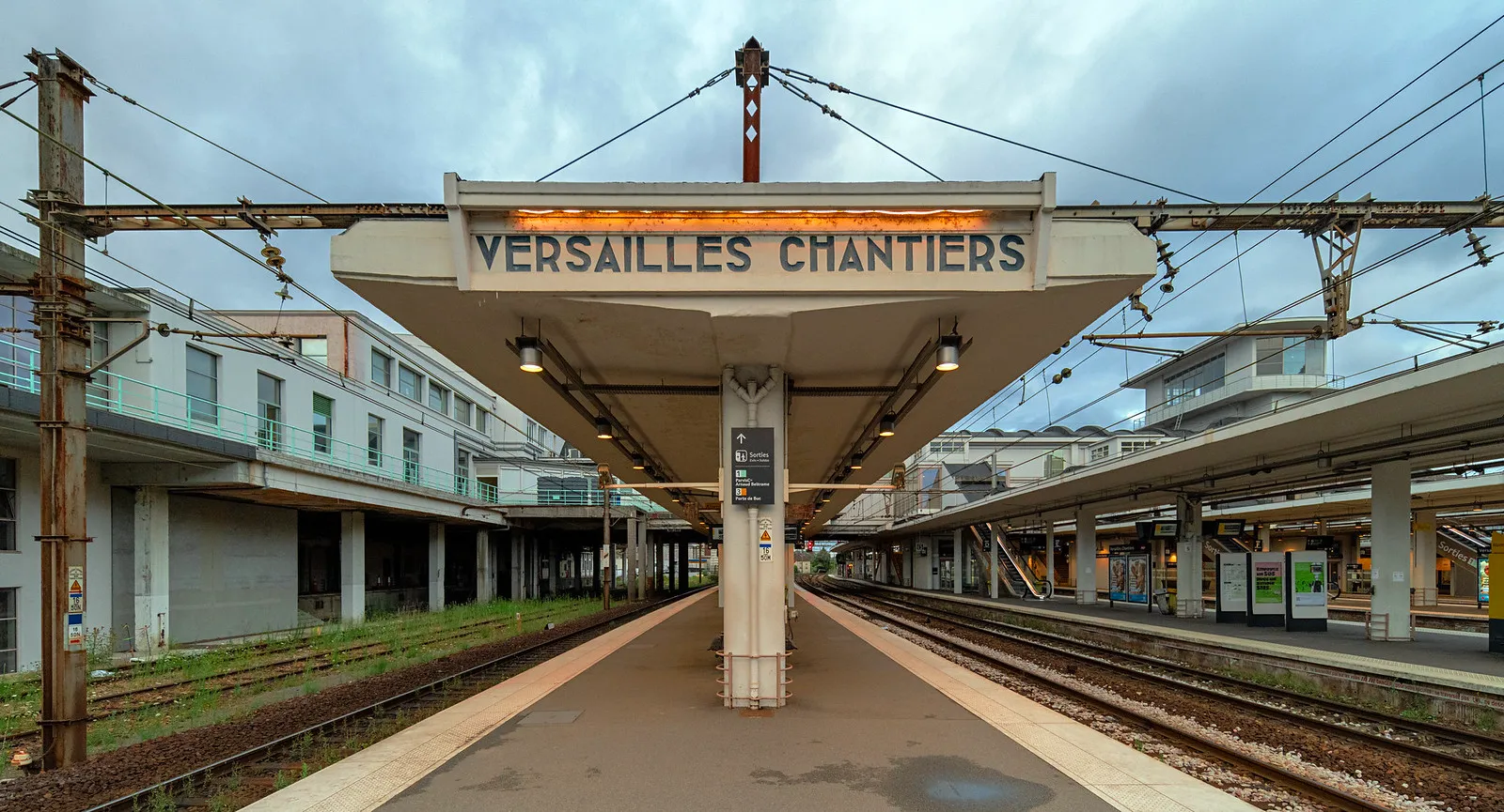 How to Get to Versailles: RER C, SNCF Trains, Tours, Bus, Car, and Accessibility