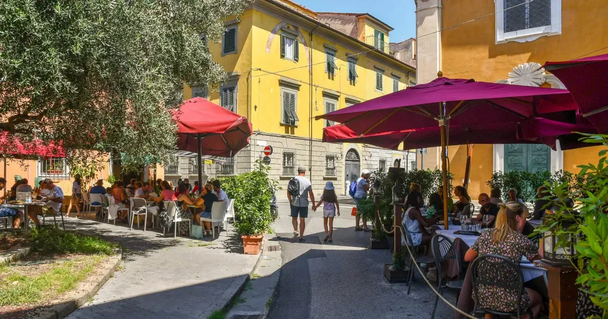 Dining Options Near the Tower of Pisa