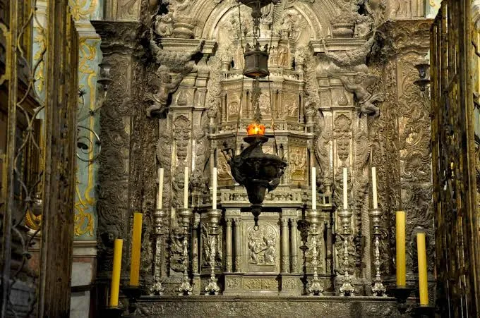 Altar close view
