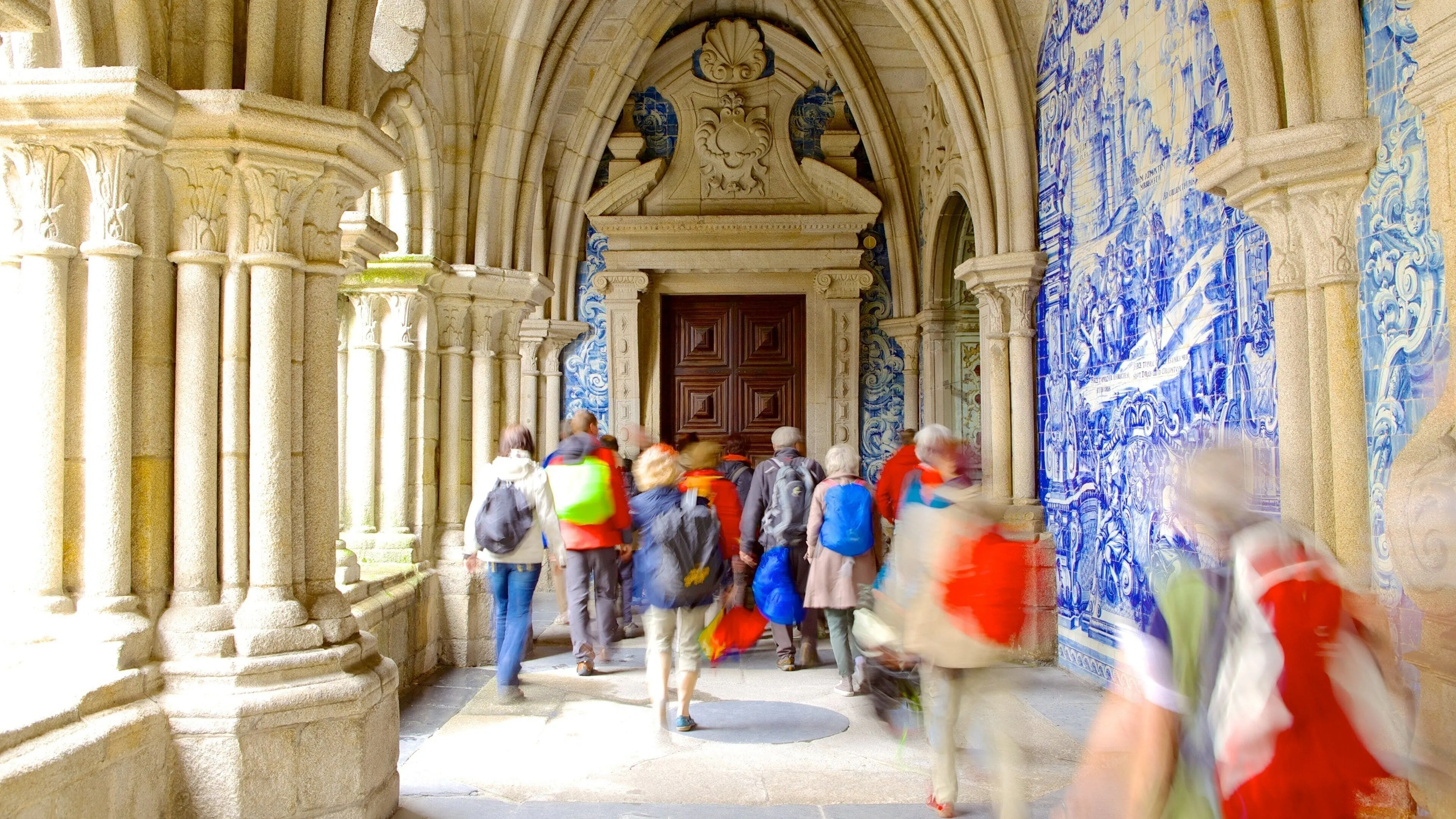 Courtyard composition prompt
