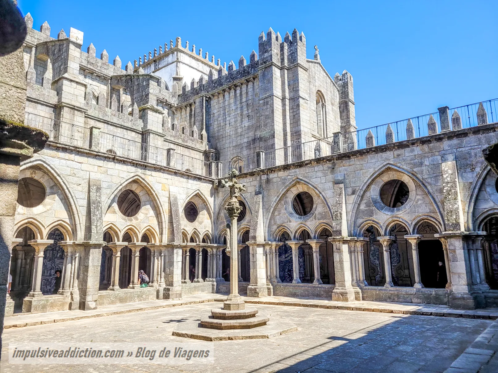 Courtyard and Passages: The Quiet Geometry of Porto Cathedral