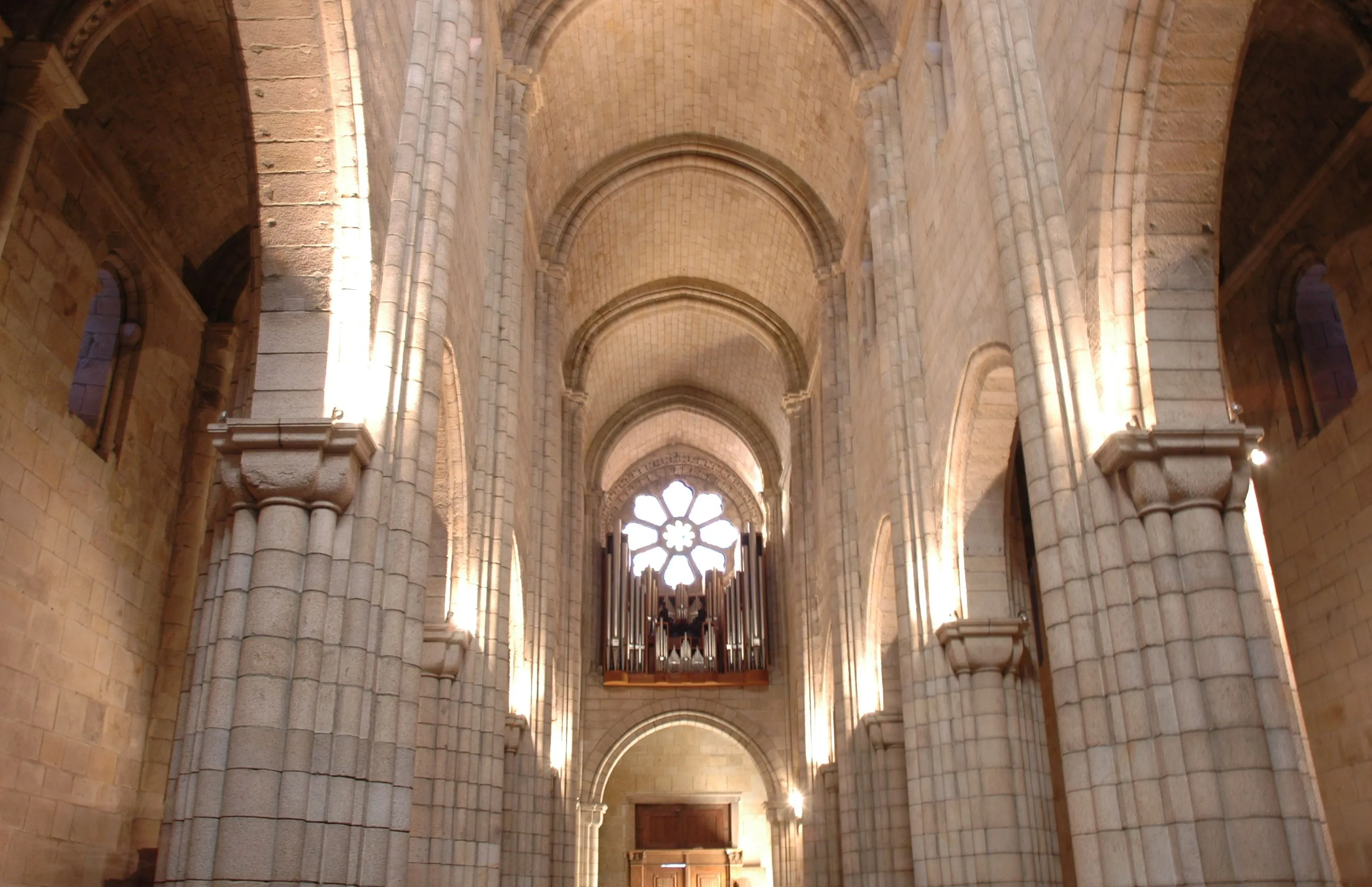 Porto Cathedral main nave