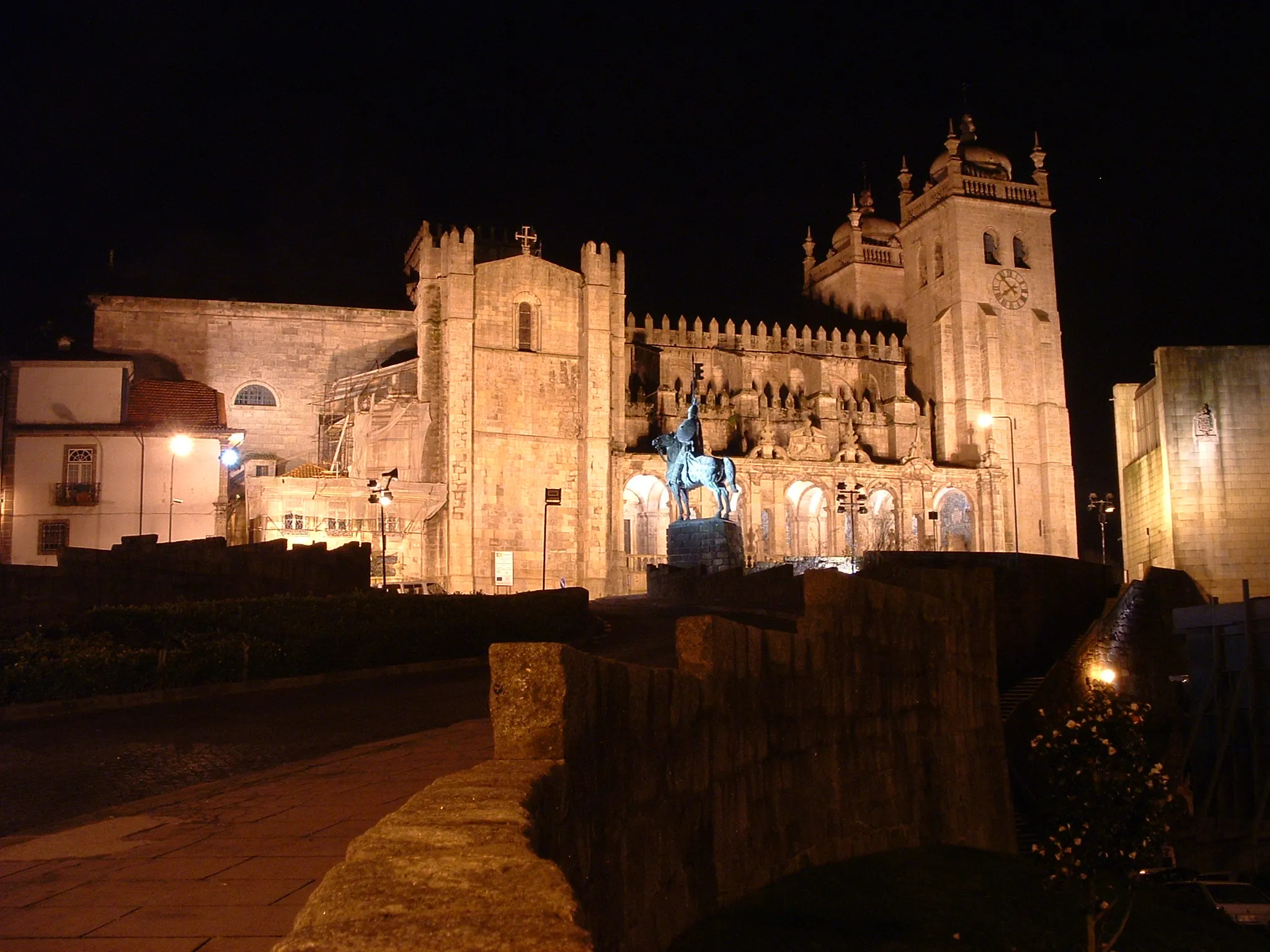 Porto Cathedral facade at night