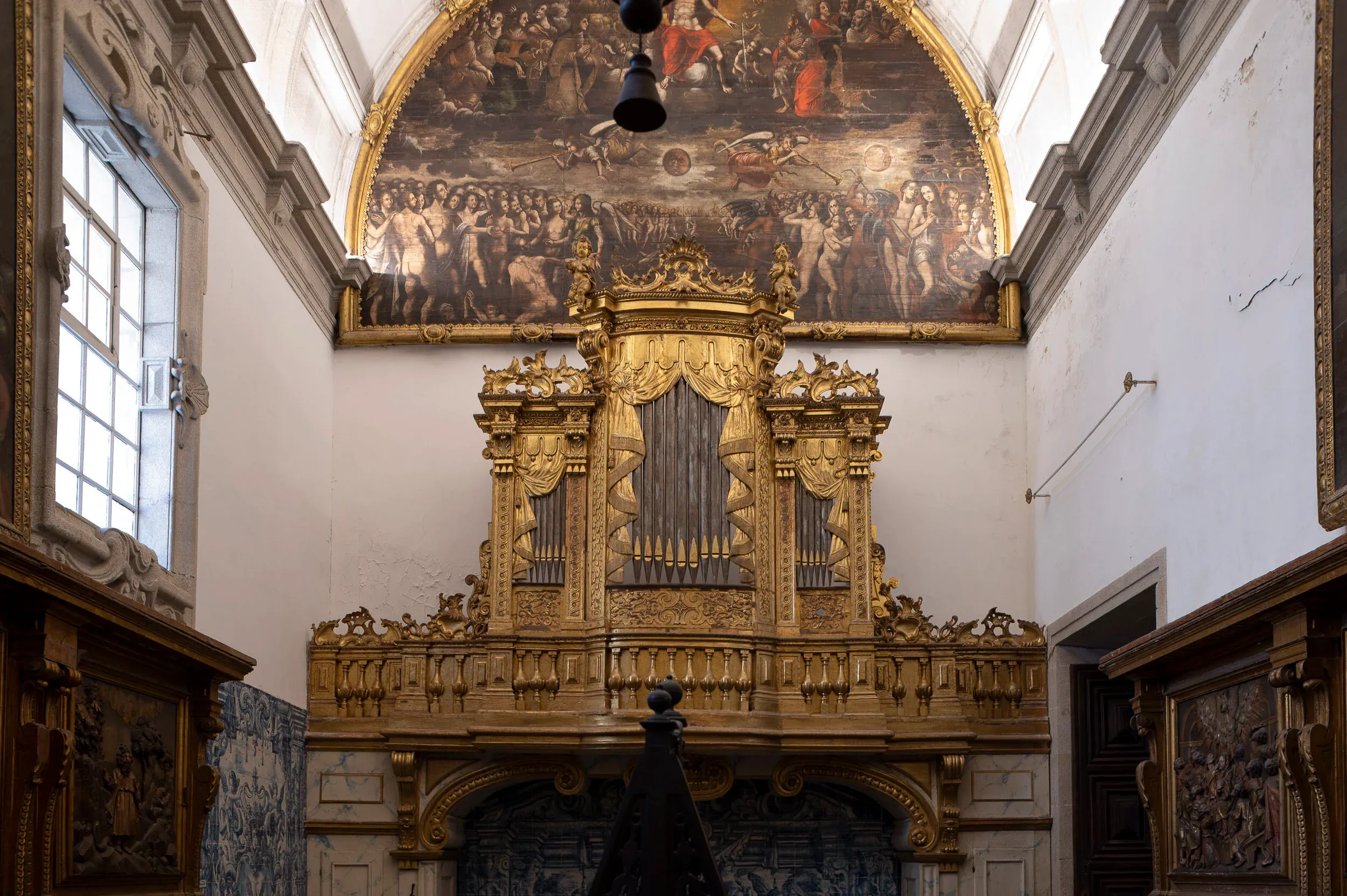 Pipe organ inside Porto Cathedral