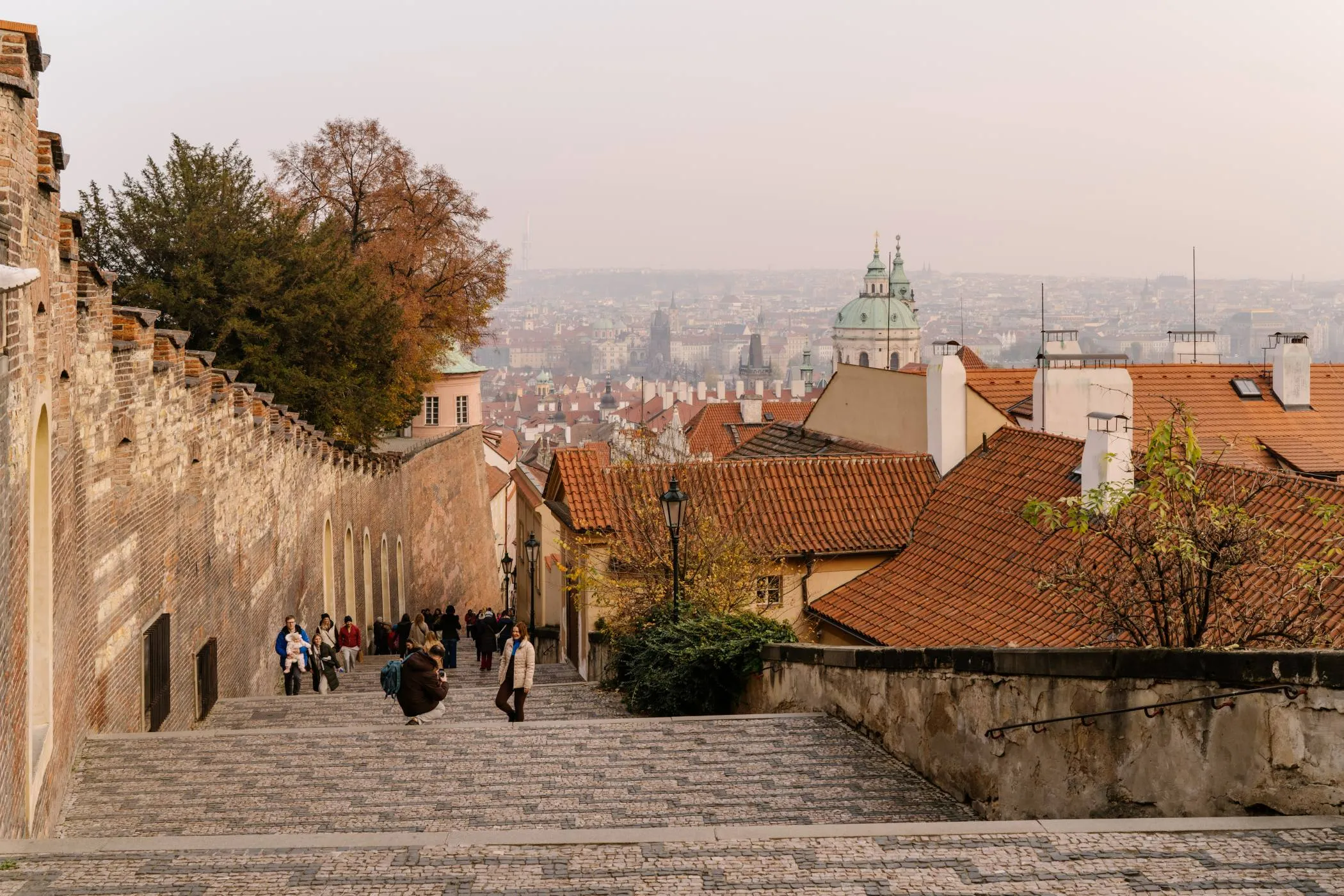 Accessibility Guide: Ramps, Elevators, and Rest Zones at Prague Castle