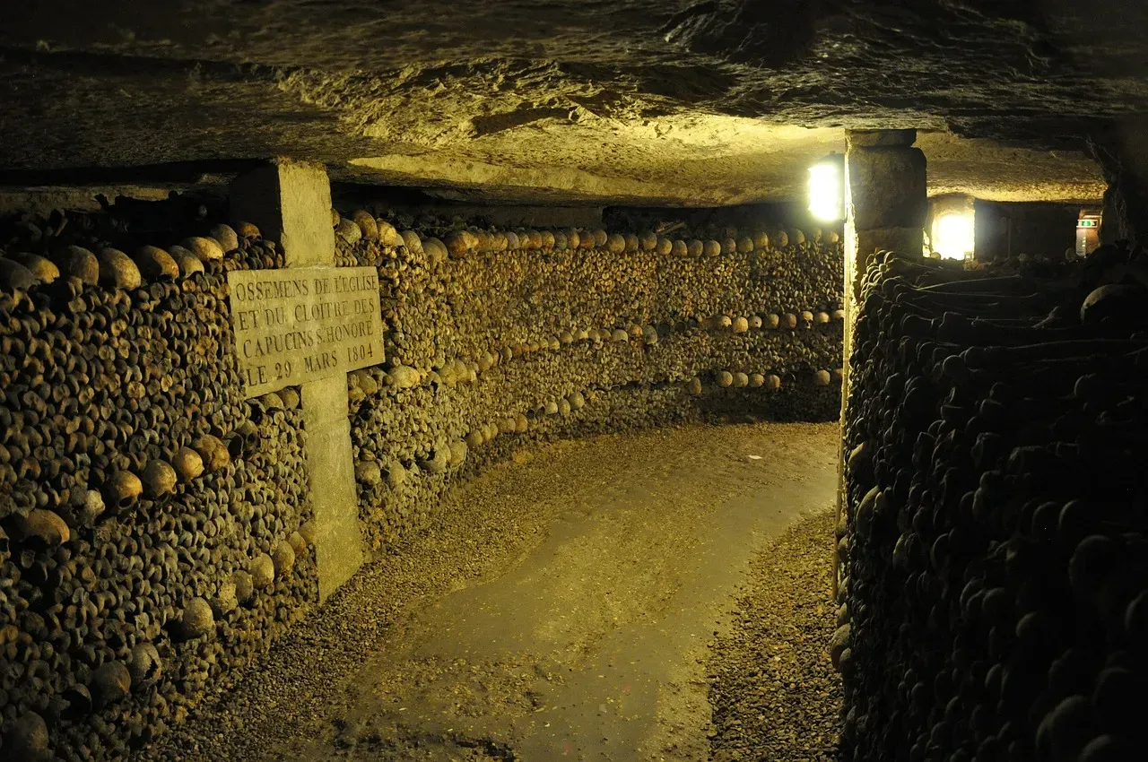 Ossuary display in the Catacombs of San Callisto