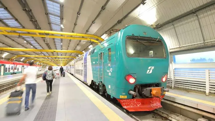 Rome airport transfer concept with train and shuttle options