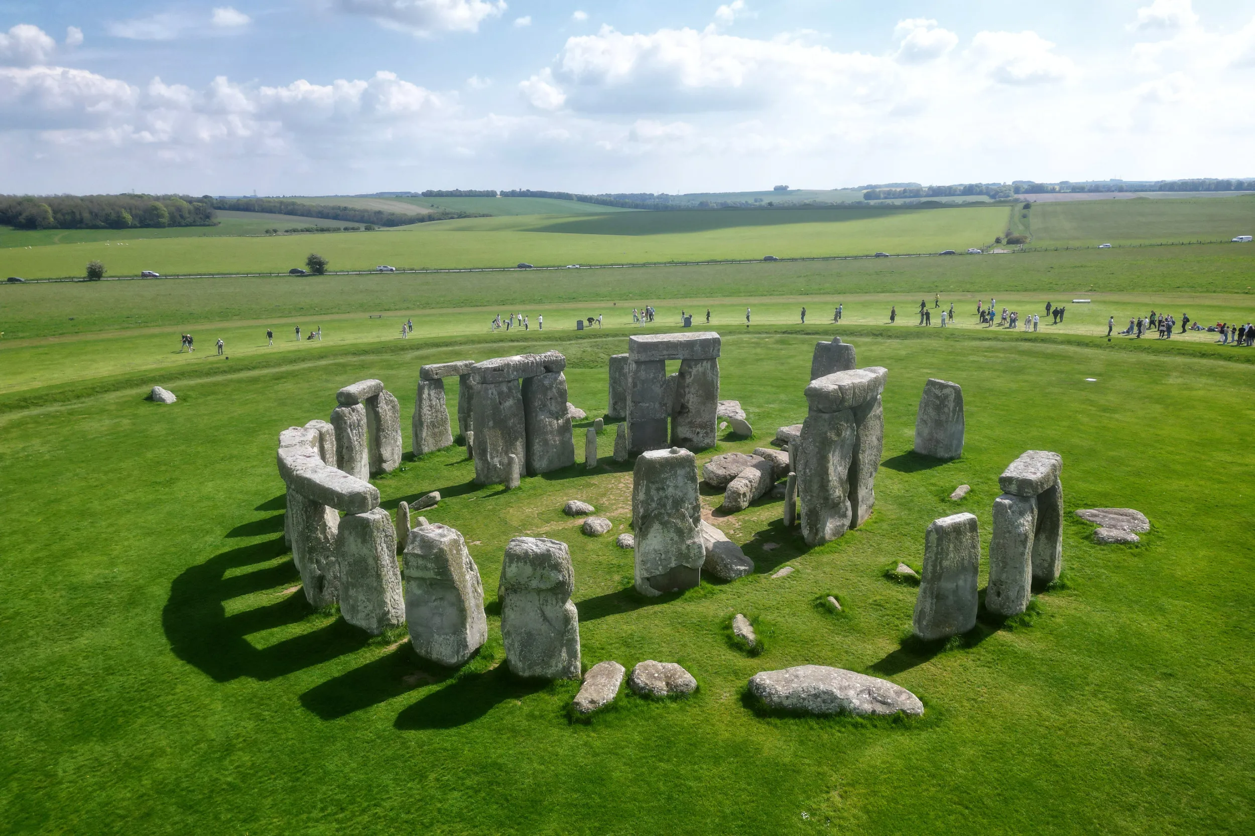 Stonehenge & Bath: Guided Day Trip from London with Bath Admission