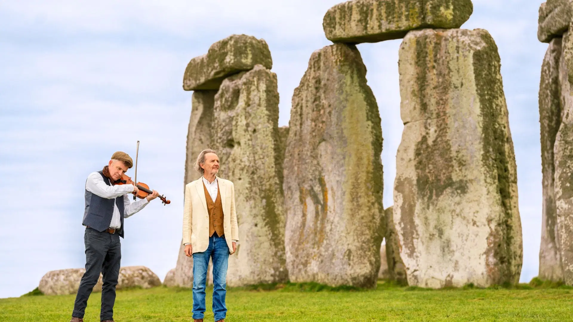 Hearing Stonehenge: Acoustics, Voice, and Silent Space