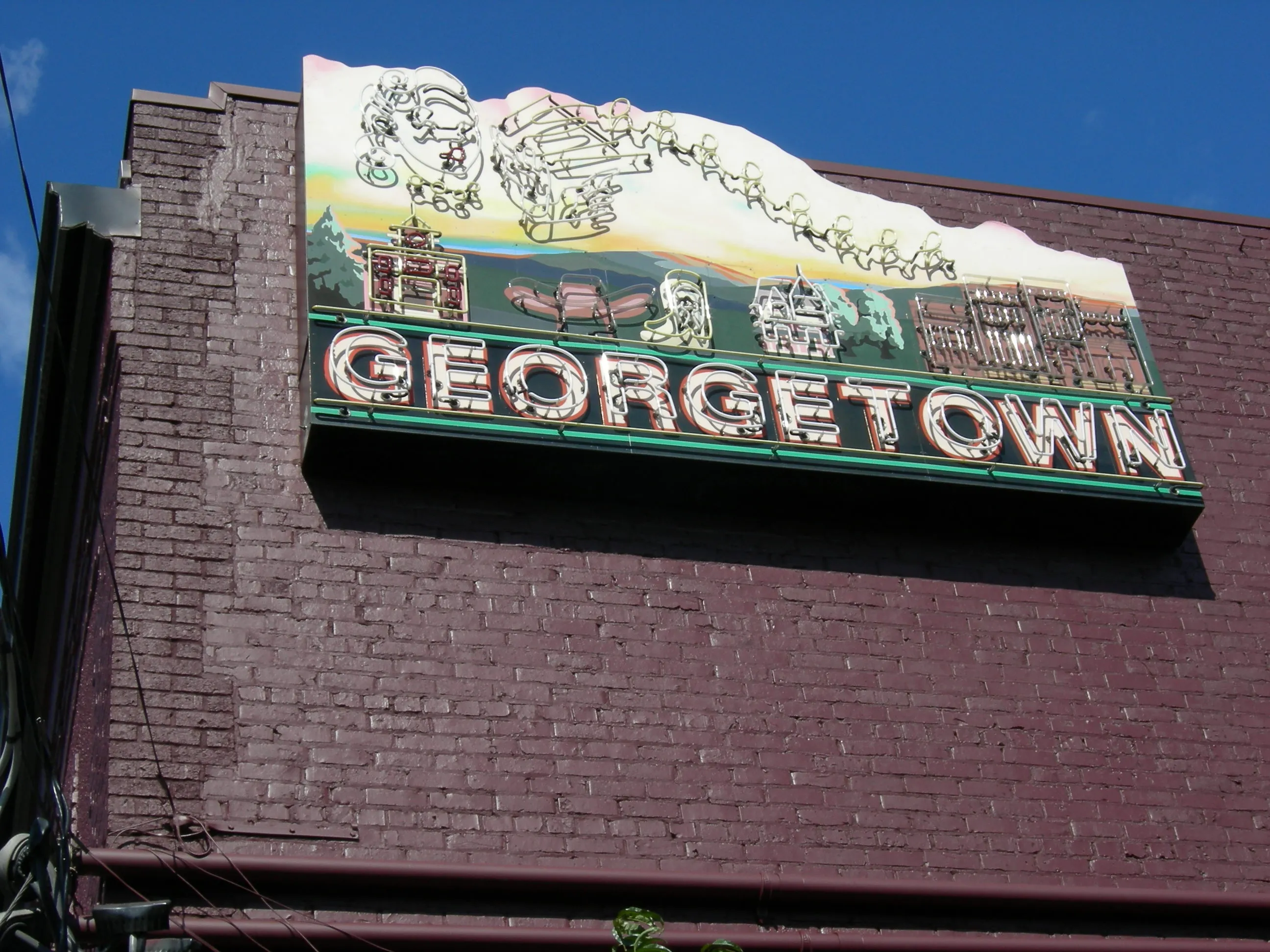 Historic Georgetown — Industrial Charm & Coffee Near the Route