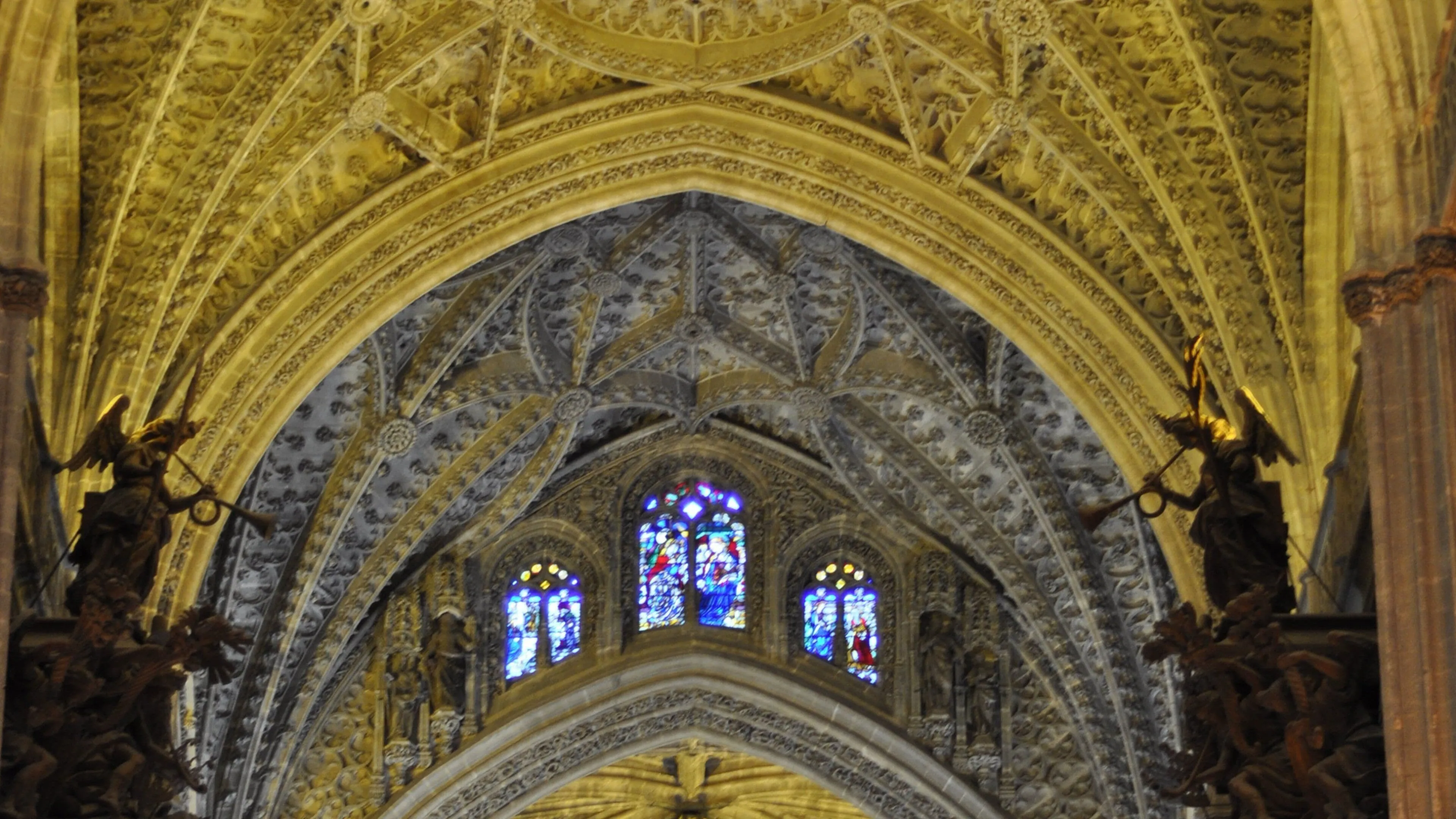 Ceiling and stained glass details