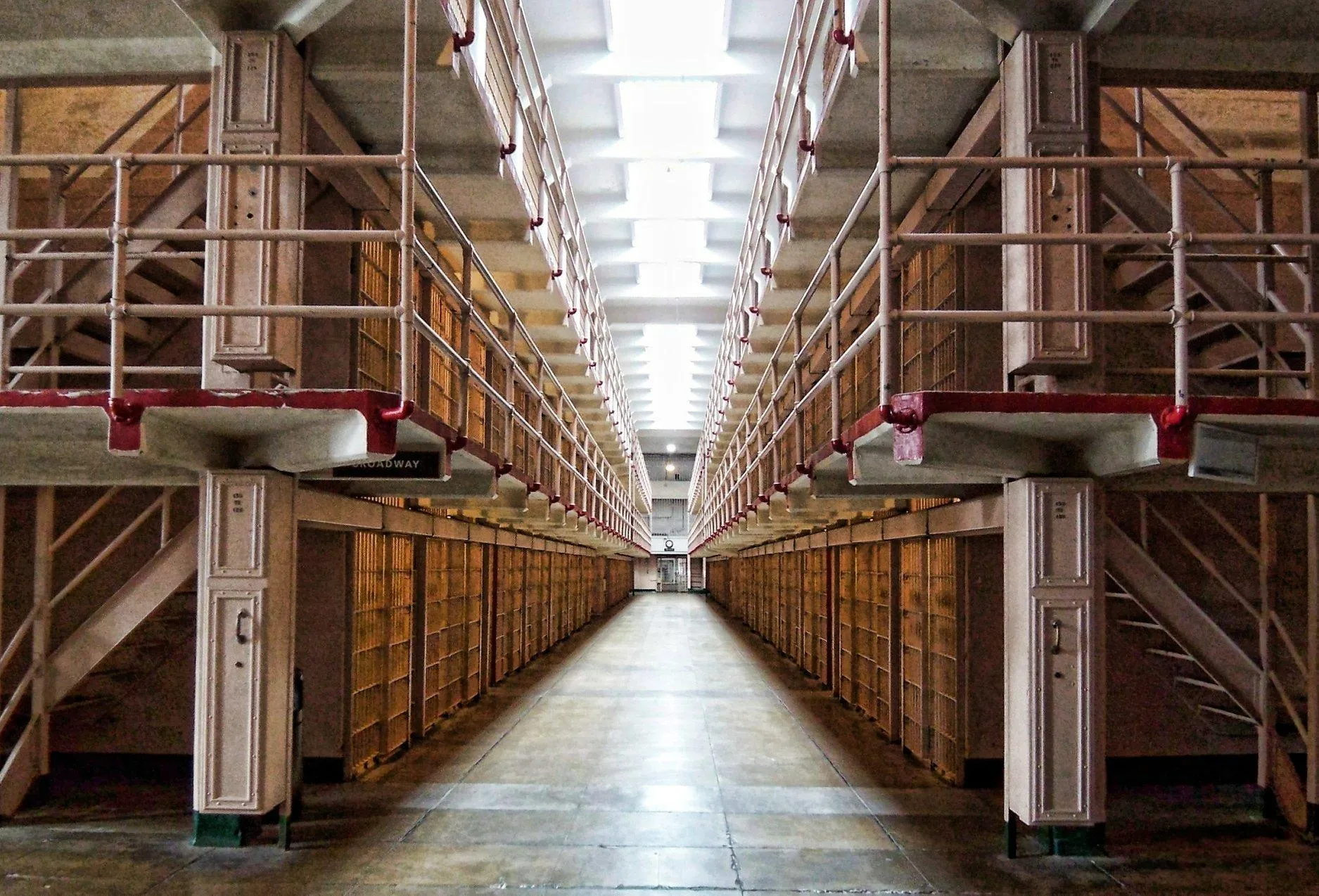San Francisco: Inside Alcatraz Tour + 1-Hour Cruise