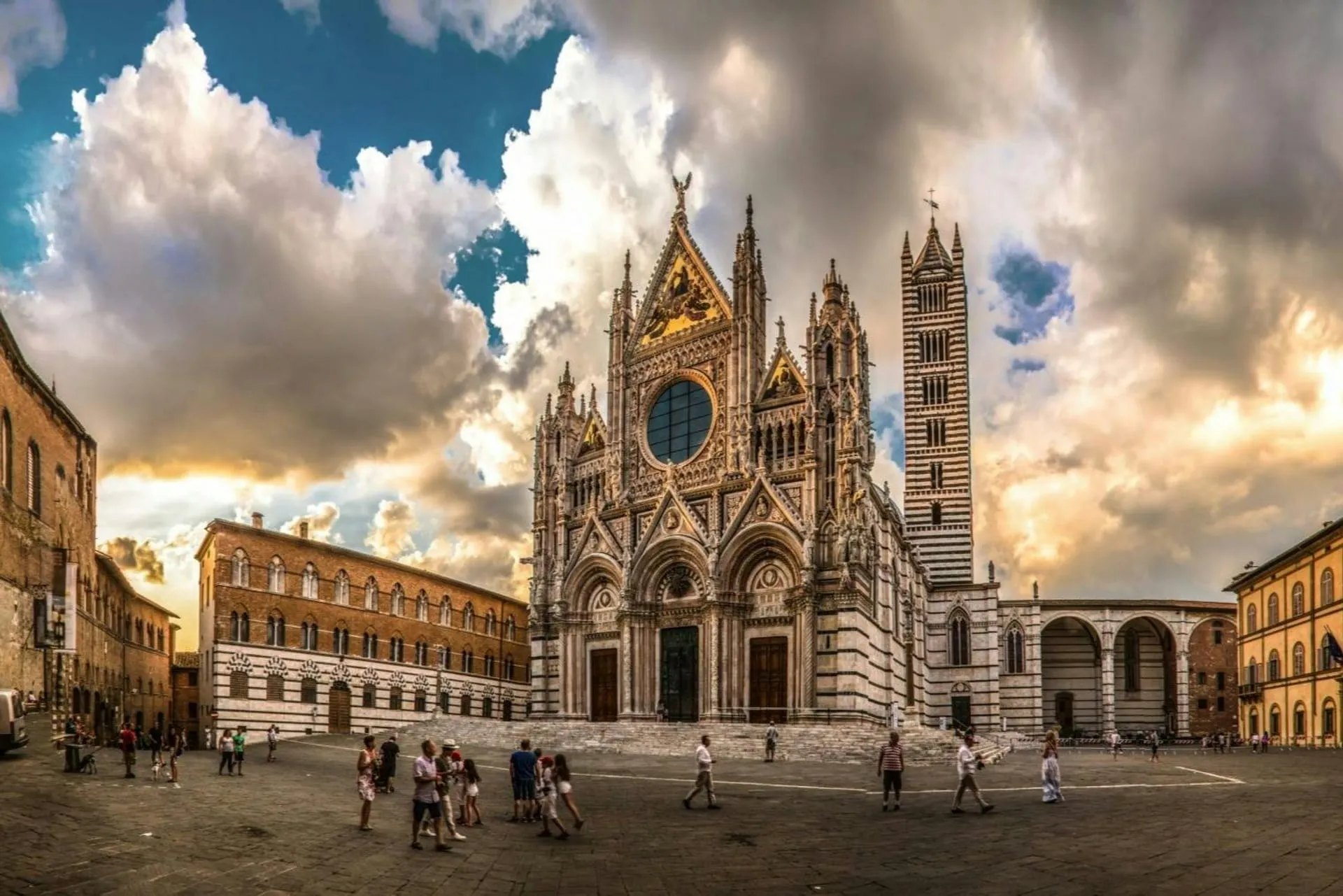 Piazza del Duomo in front of Siena Cathedral