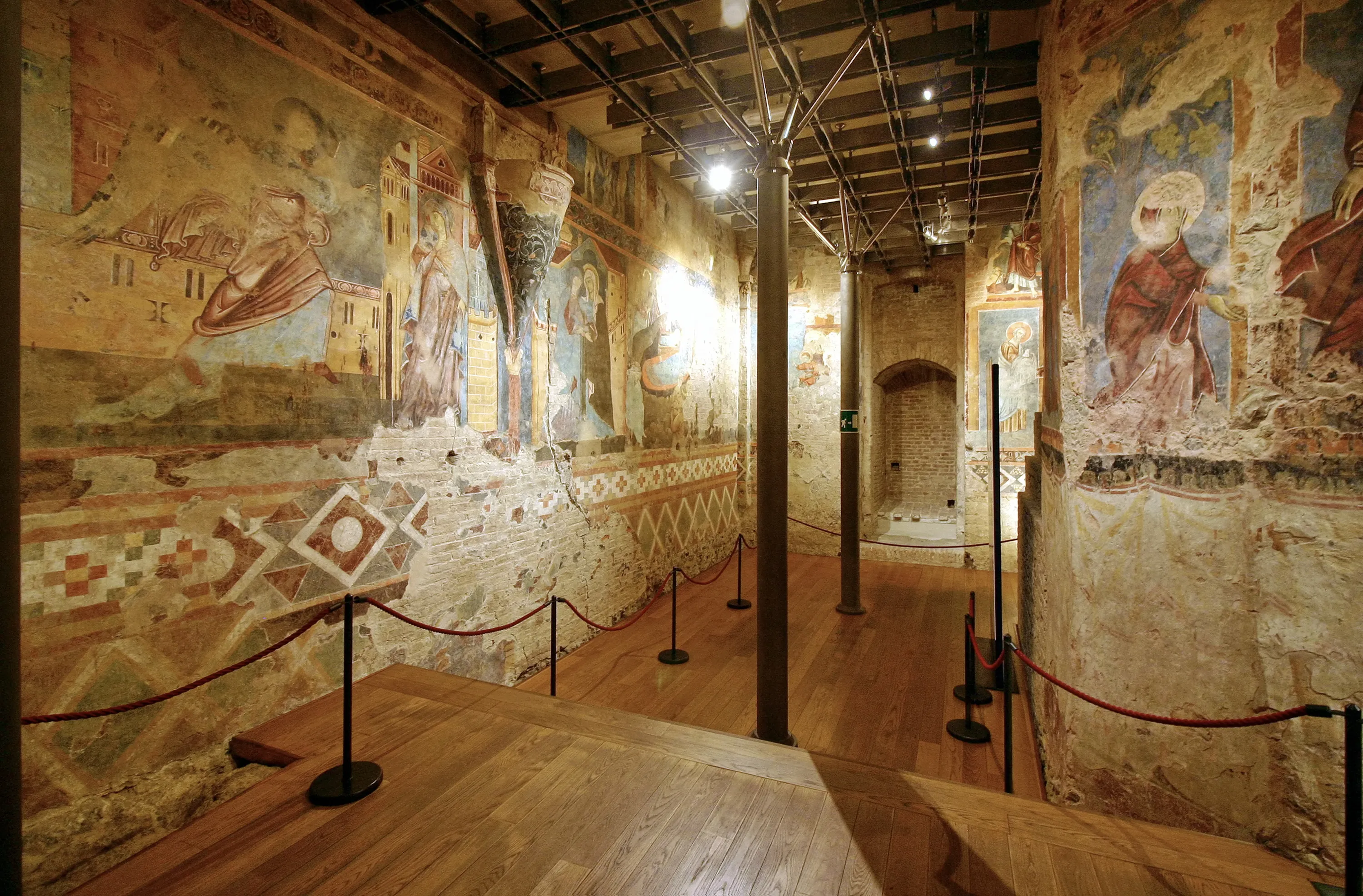 Southern wall frescoes in the Siena Cathedral crypt