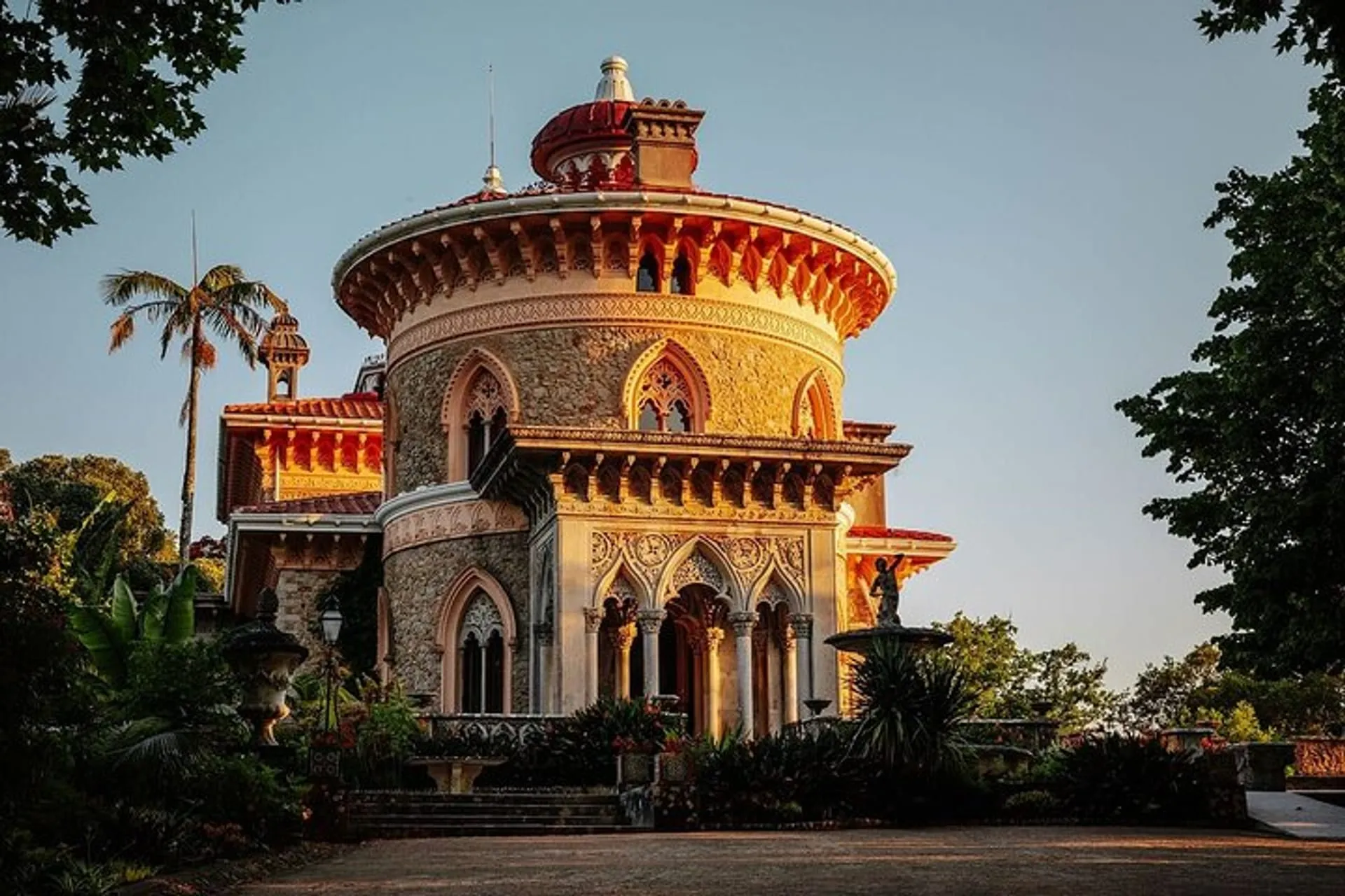 Best Photo Spots at Monserrate: Light, Angles, Story