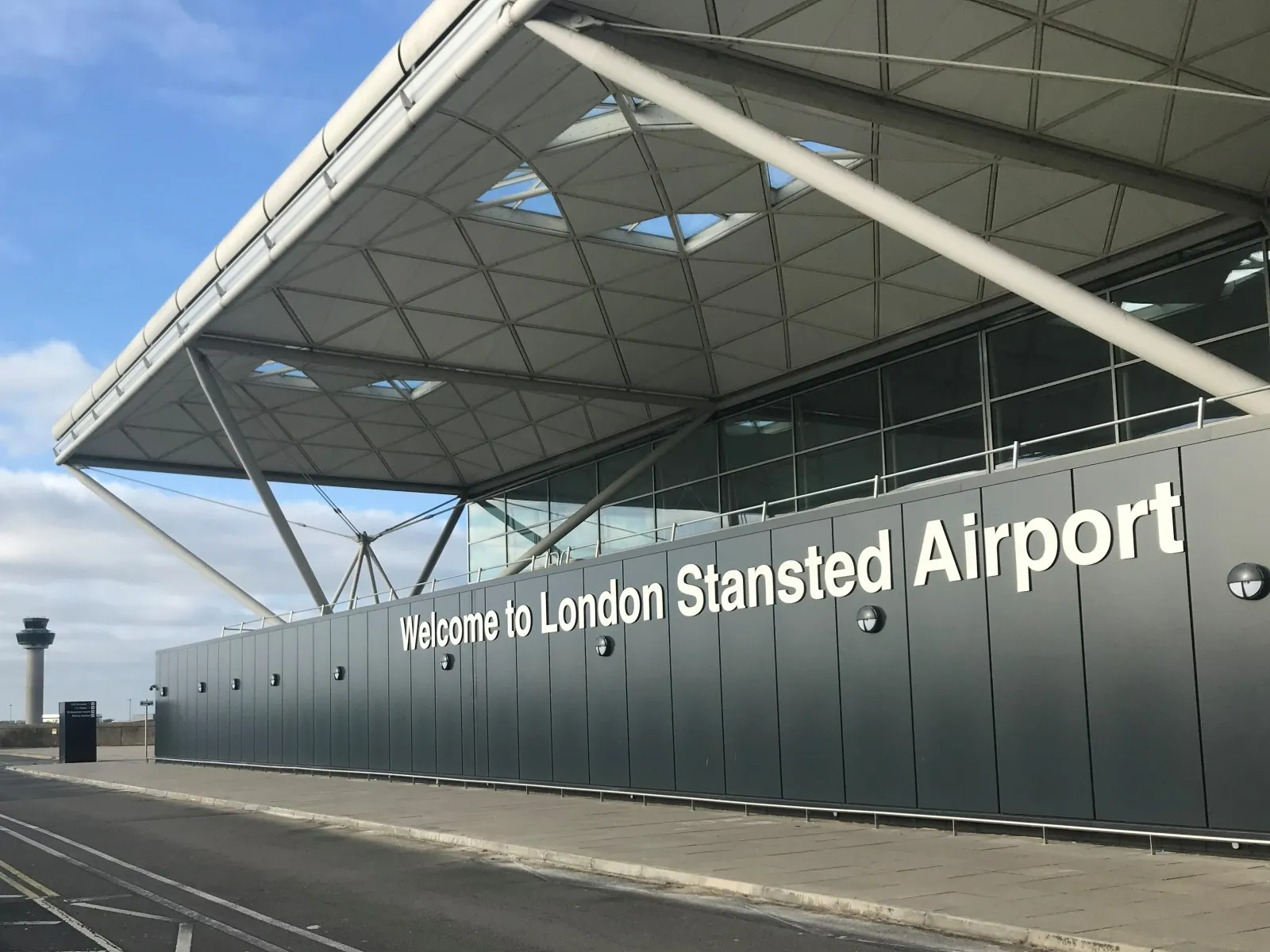 Late-Night Stansted Arrivals: Safe, Practical Transfer Plan