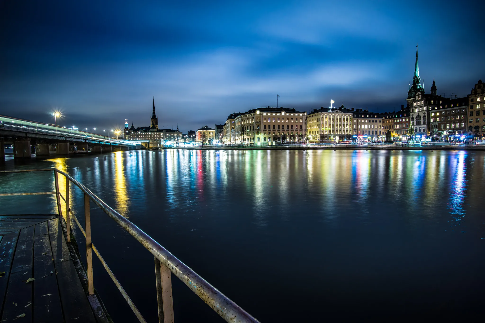 Evening & Night Runs: Stockholm After Dark from the Water