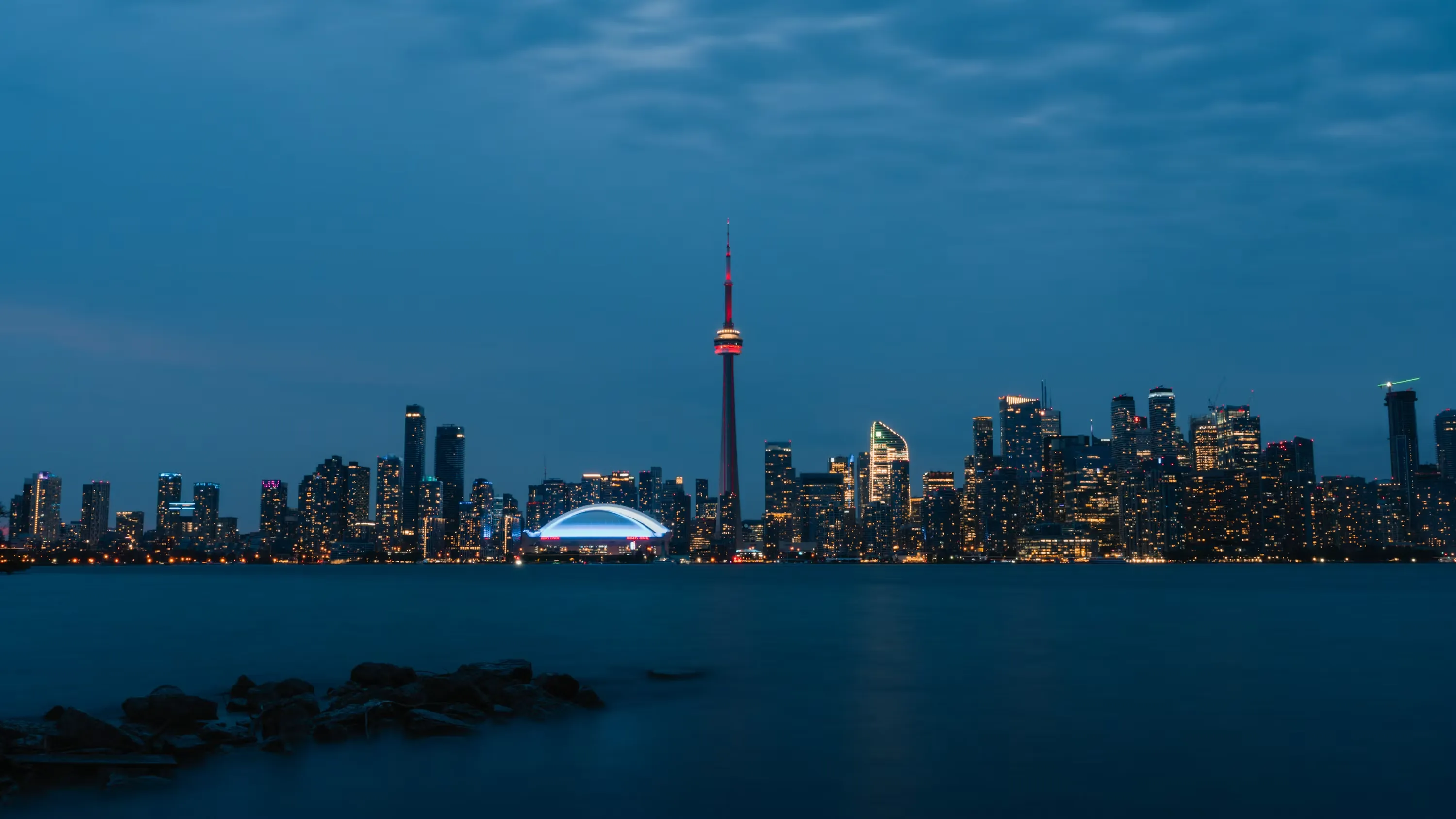 Toronto Harbour view with skyline in the background