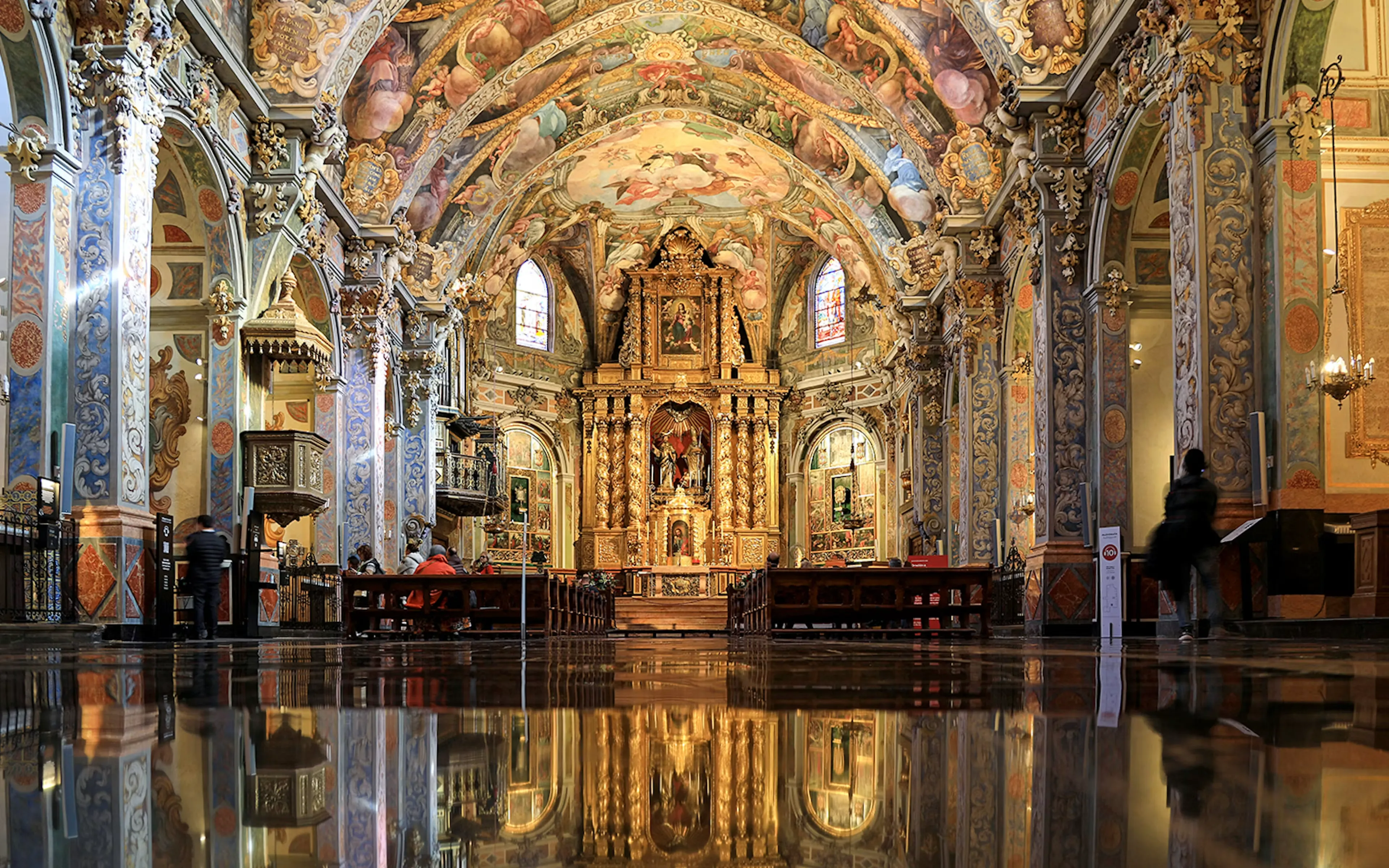 Altar inside Valencia Cathedral