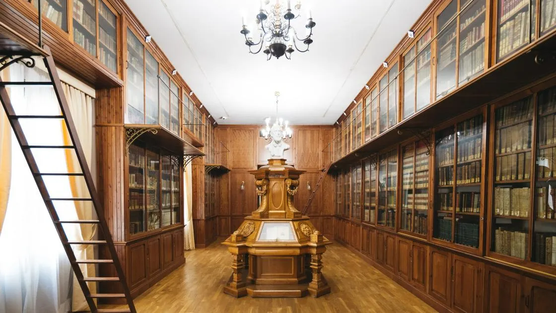 Historic Palaces of Valencia: Cervelló, Libraries, and Quiet Grandeur