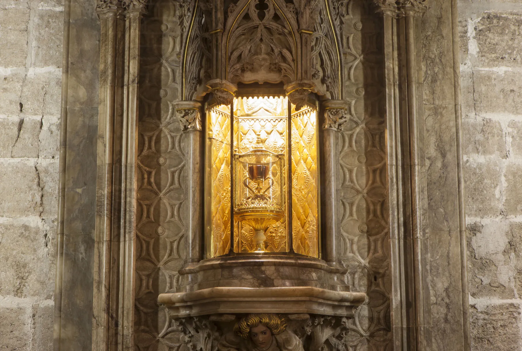 Holy Grail chapel display in Valencia Cathedral