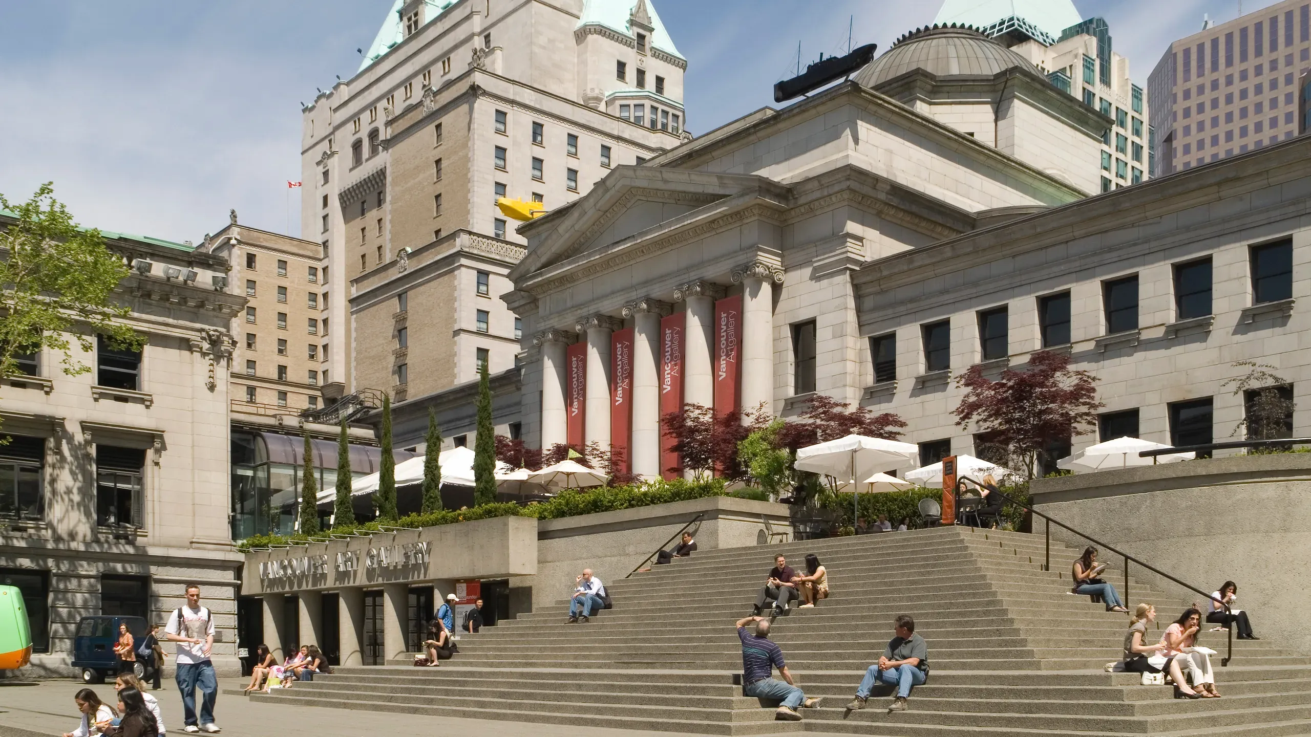 Hop-on Hop-off Bus Vancouver + Vancouver Art Gallery: Entry Ticket