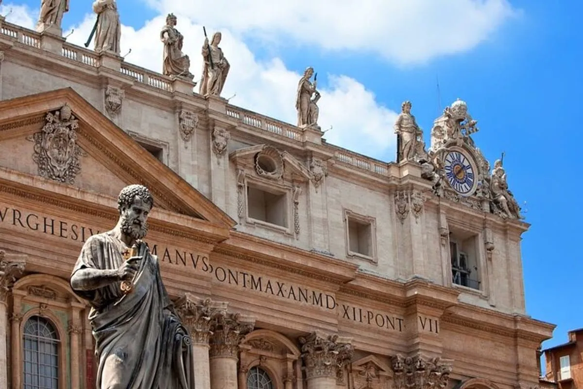 Crowd at Vatican Museums Exterior