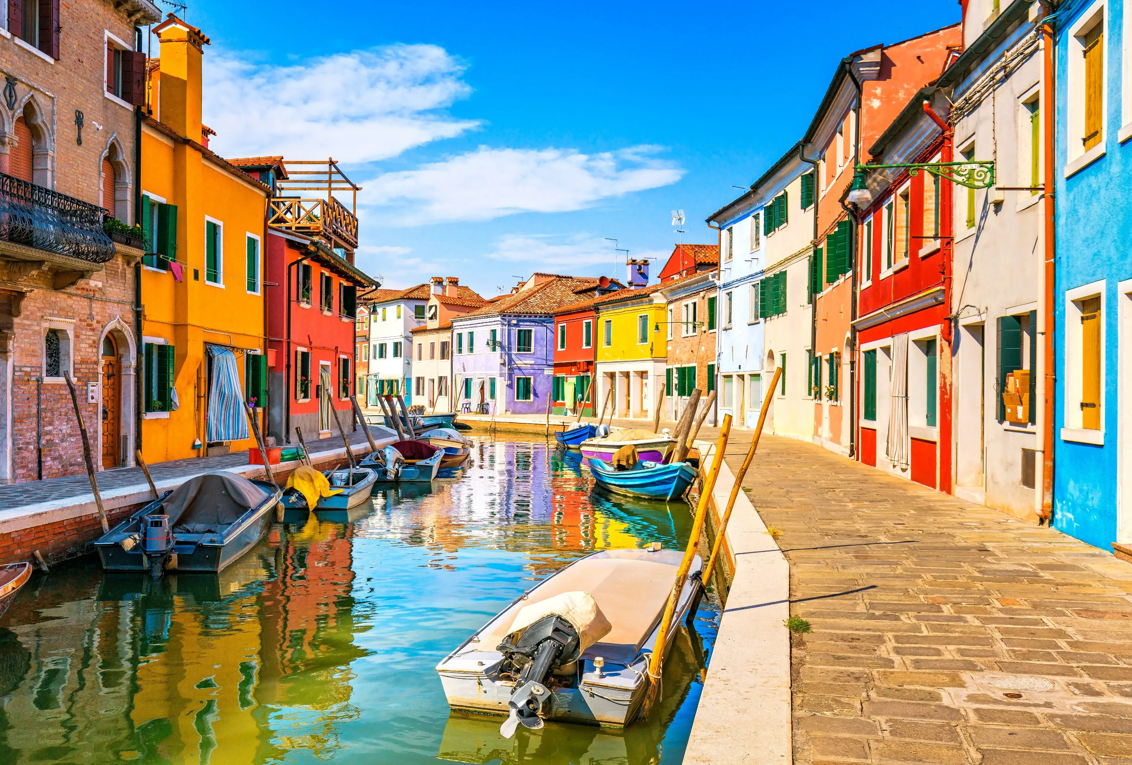 Murano & Burano: Guided Boat Tour