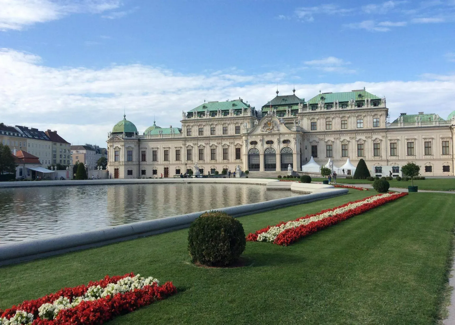 Belvedere Palace pond with flowers