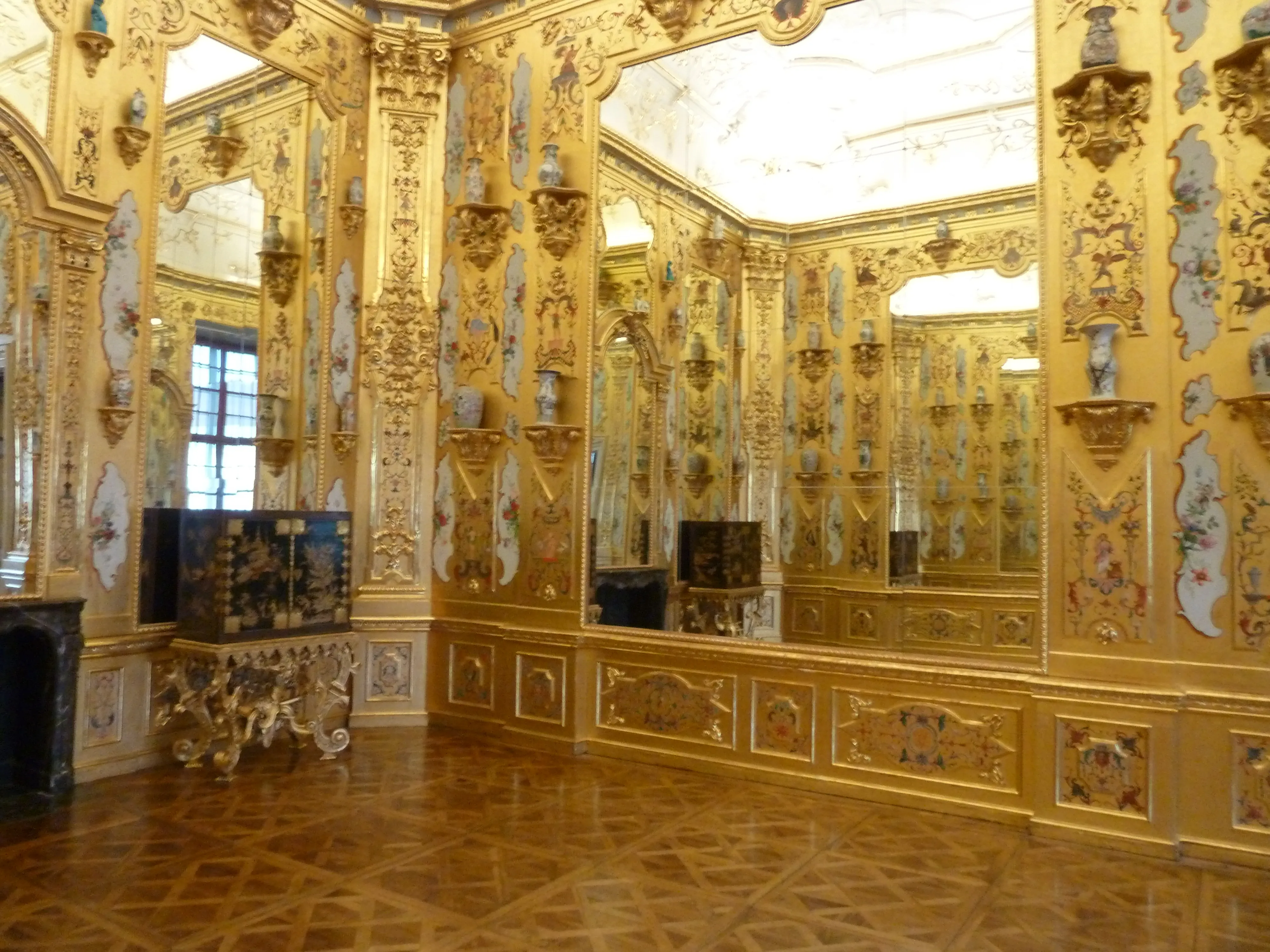 Belvedere Palace golden mirrors hall