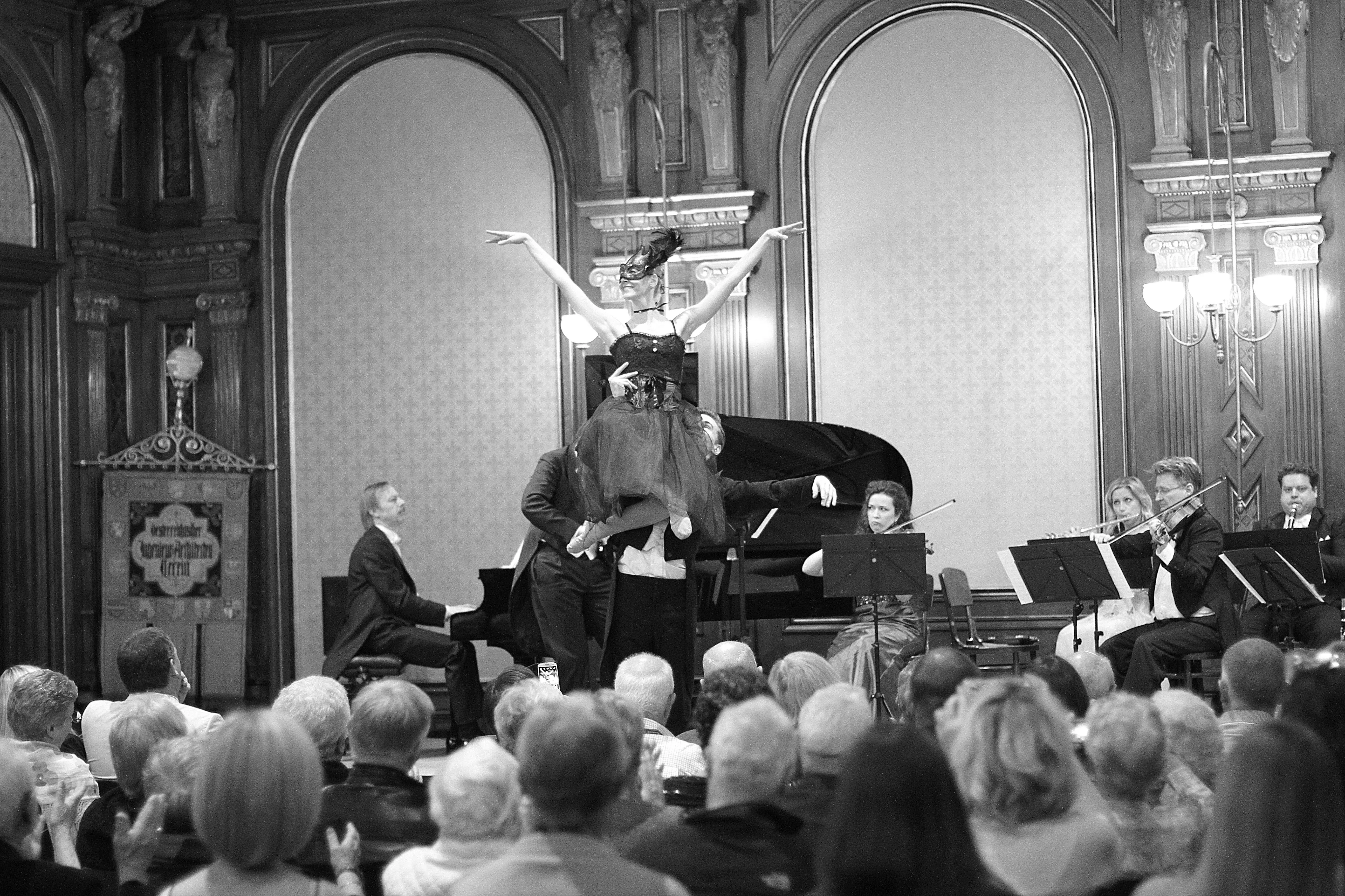 Historical concert scene at Palace Eschenbach