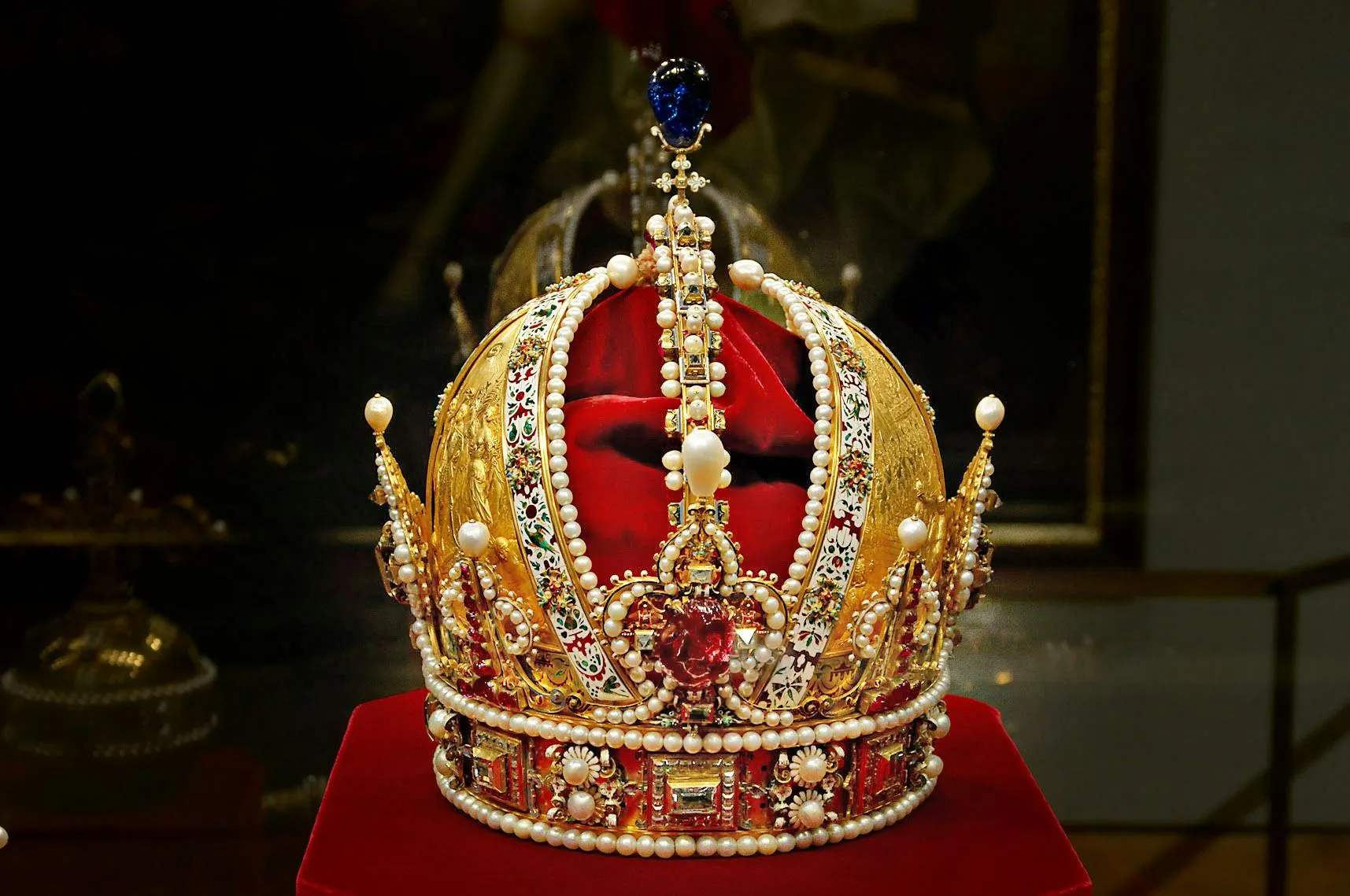 Master Route: Hofburg, Sisi Museum, and Treasury in One Coherent Day