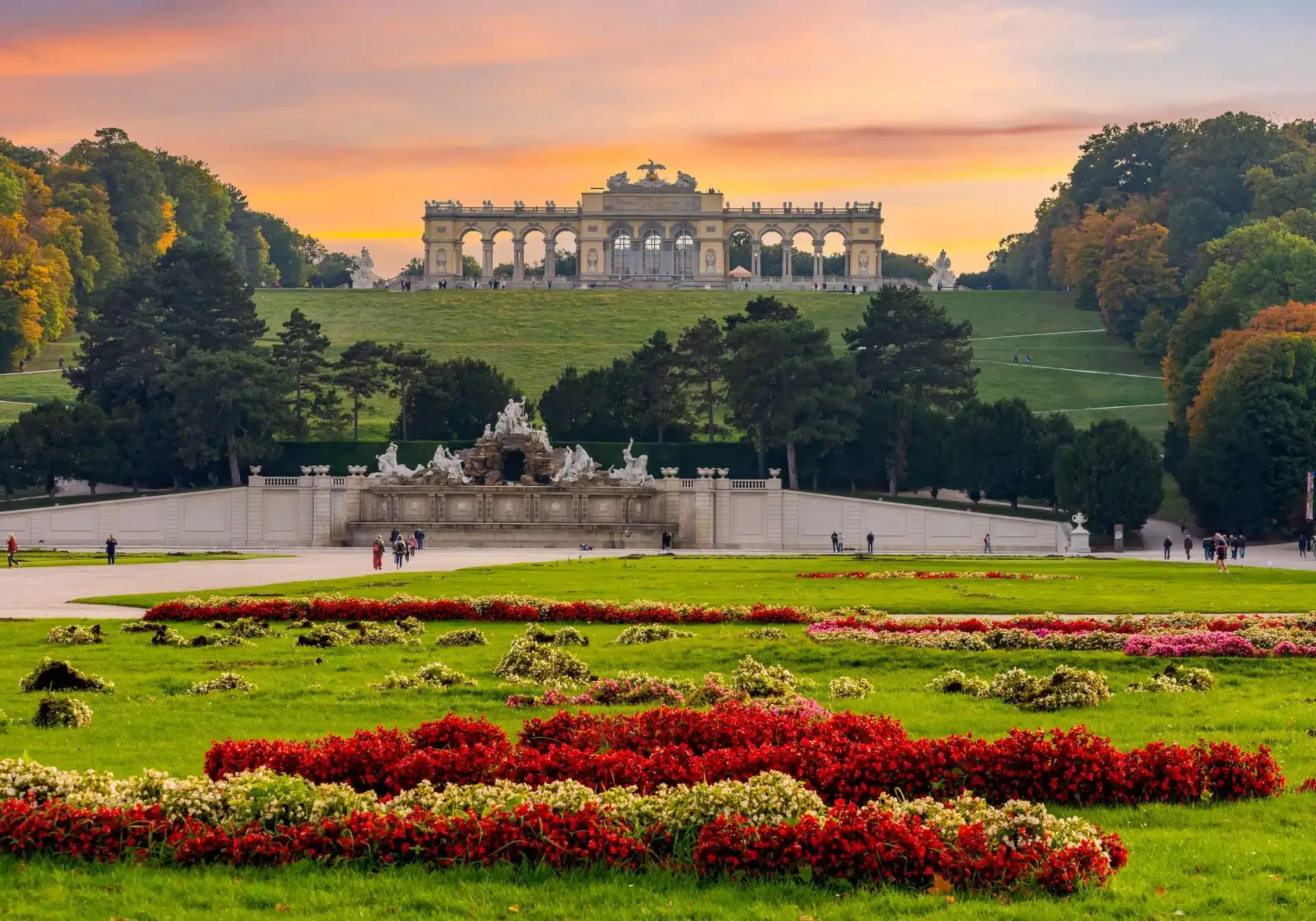 Hofburg vs Schonbrunn: Which Palace Fits Your Travel Style?