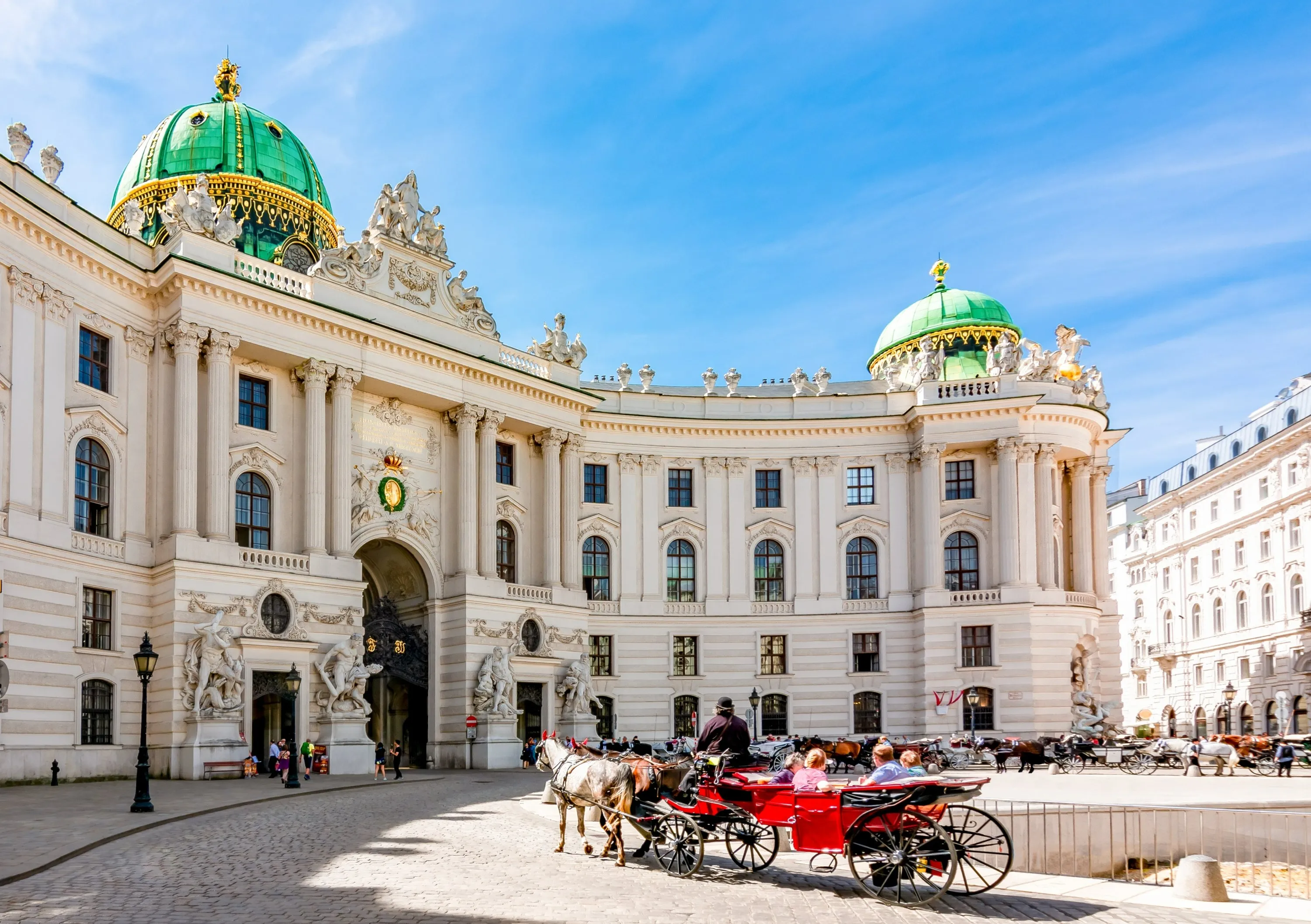 Horse-drawn carriage by Vienna royal palace