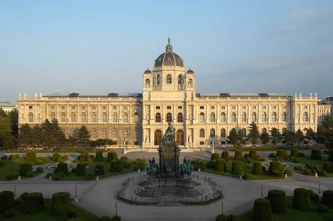 Kunsthistorisches Museum Vienna exterior view